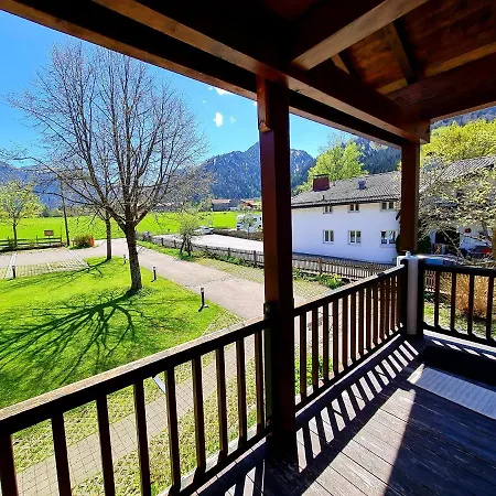 Appartementhaus „die Kuh Am See“ *