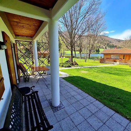 Apartment Appartementhaus „die Kuh Am See“ *
