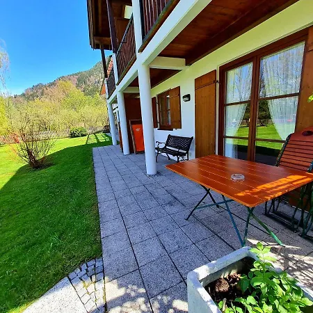 Appartementhaus „die Kuh Am See“ *