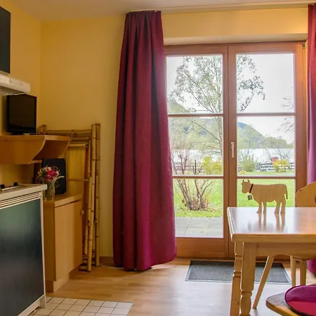 Apartment Appartementhaus „die Kuh Am See“ *