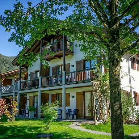 Appartementhaus „die Kuh Am See“ *